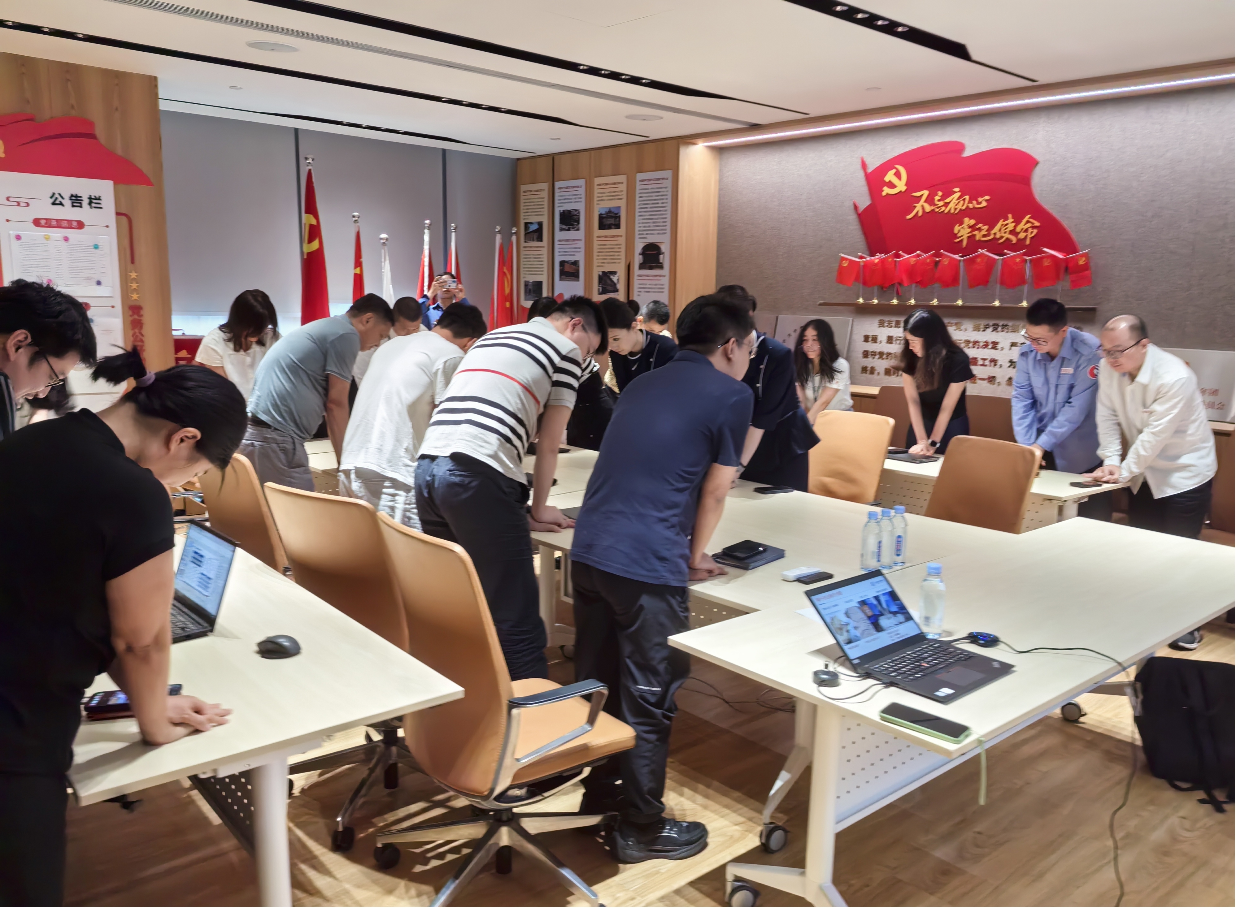 中国燃气举办安全健康知识讲座